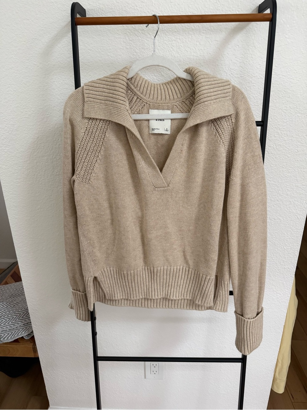 Abercrombie & Finch Notch Sweater